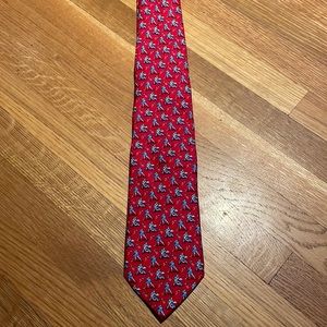 Vineyard vines hockey player tie